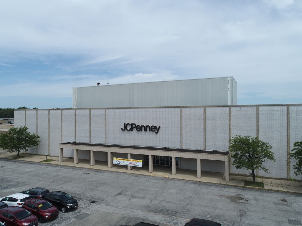 Marquette Shopping Center & Office Plaza: 450 Saint John Rd, Michigan City, IN 46360